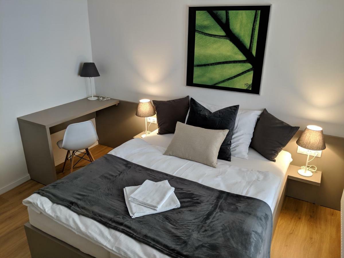 AP 1 - Hradec Apartments, Overnight Simply Hradec Králové Extérieur photo