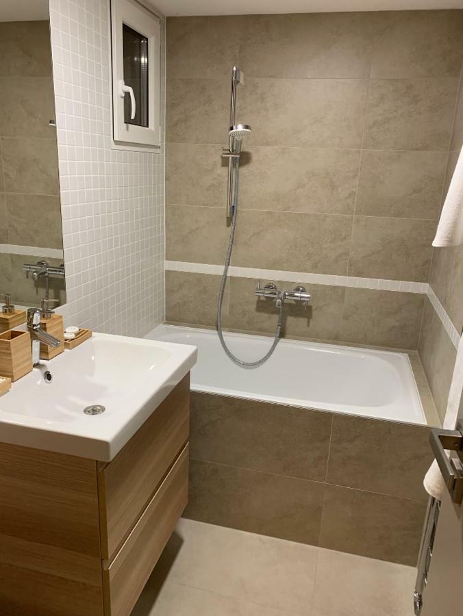 AP 1 - Hradec Apartments, Overnight Simply Hradec Králové Extérieur photo