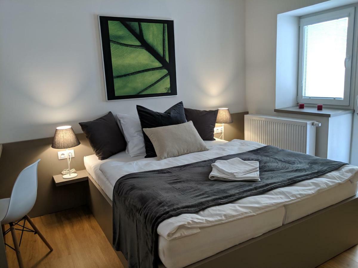 AP 1 - Hradec Apartments, Overnight Simply Hradec Králové Extérieur photo