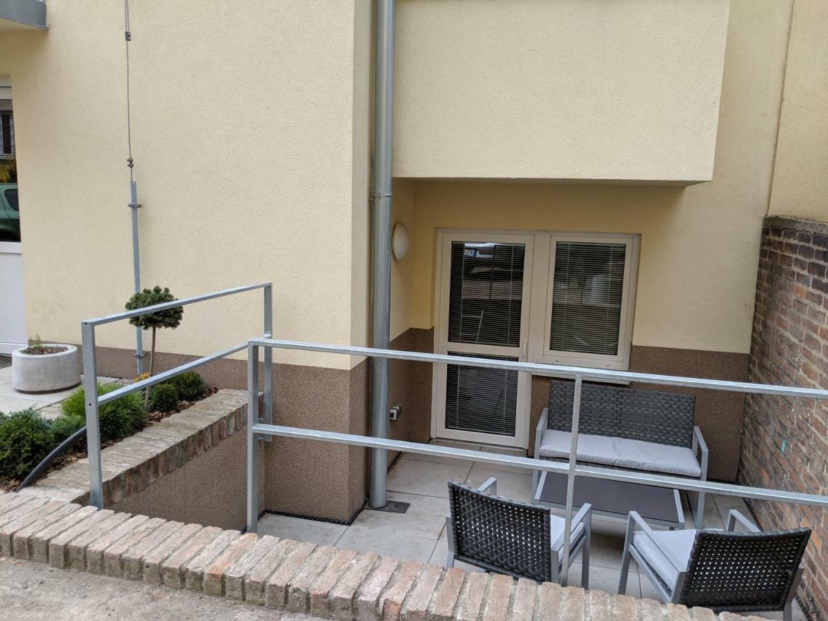 AP 1 - Hradec Apartments, Overnight Simply Hradec Králové Extérieur photo