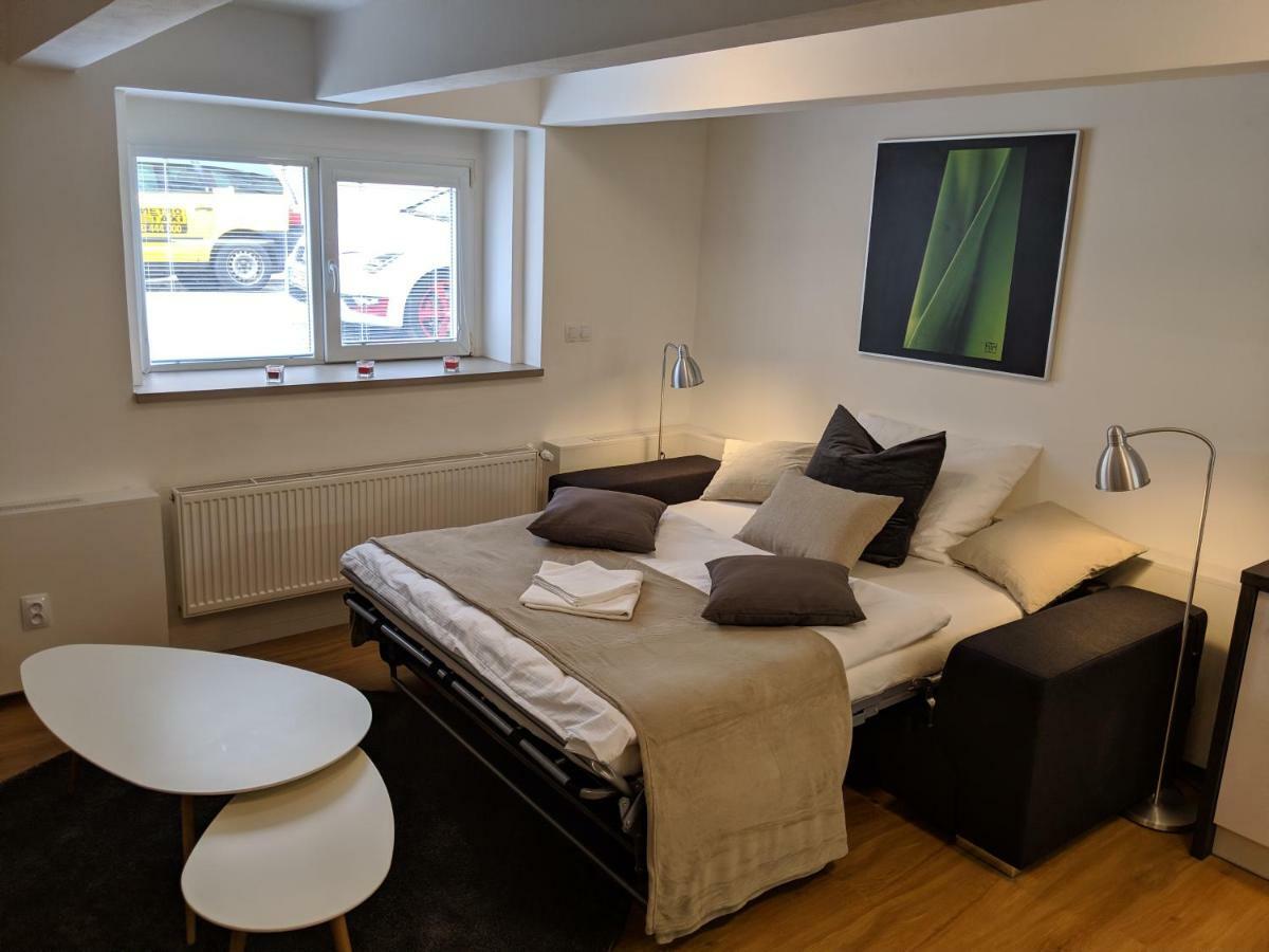 AP 1 - Hradec Apartments, Overnight Simply Hradec Králové Extérieur photo