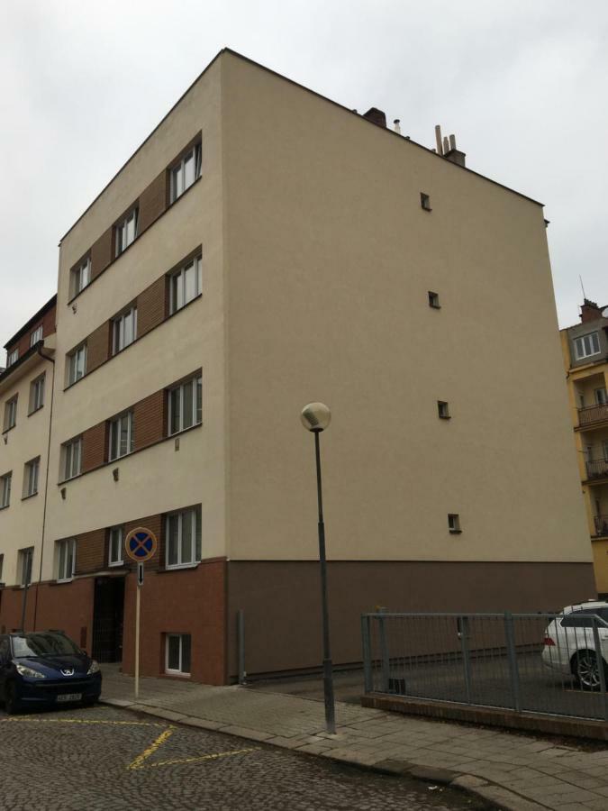 AP 1 - Hradec Apartments, Overnight Simply Hradec Králové Extérieur photo