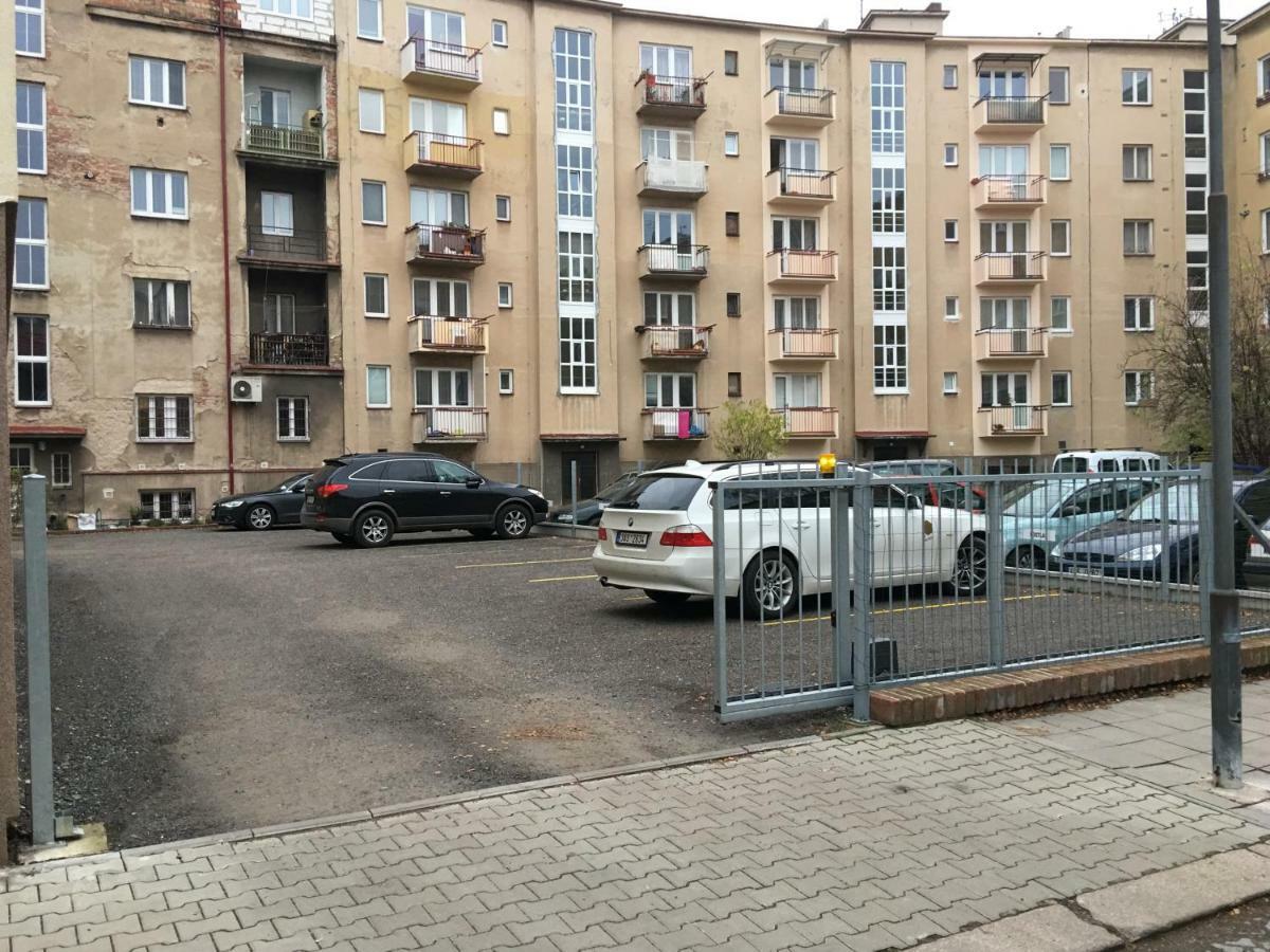AP 1 - Hradec Apartments, Overnight Simply Hradec Králové Extérieur photo
